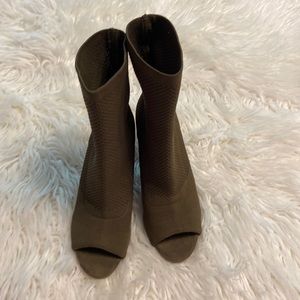 Charlotte Russe open toes booties size 6 excellent condition dark green color